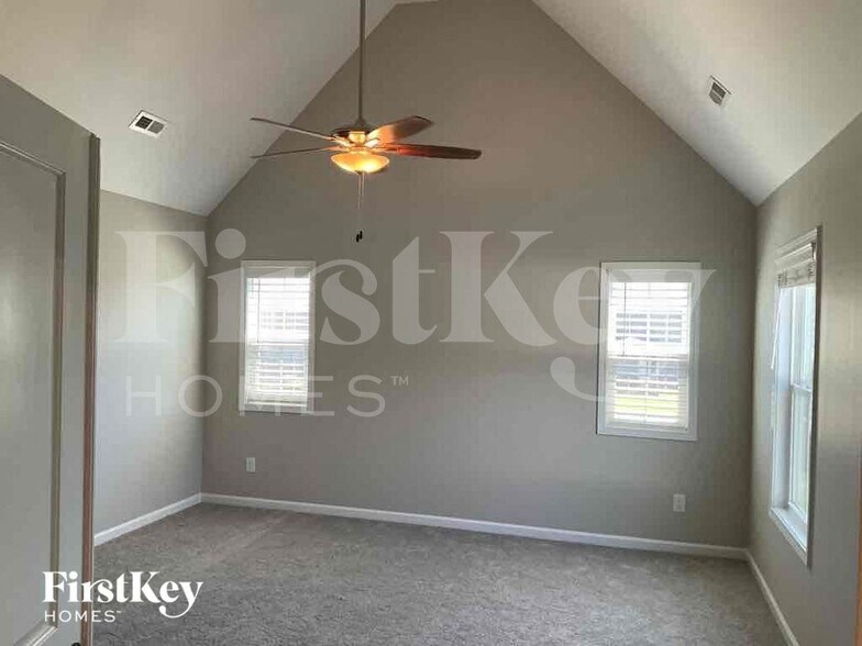 Building Photo - 1349 Millet Dr
