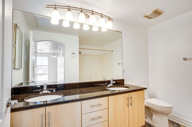 Building Photo - Spacious 2-Bedroom Condo in the Heart of East Village!