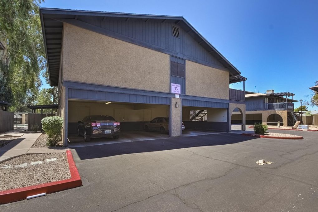 Covered Parking Spot - 286 W Palomino Dr