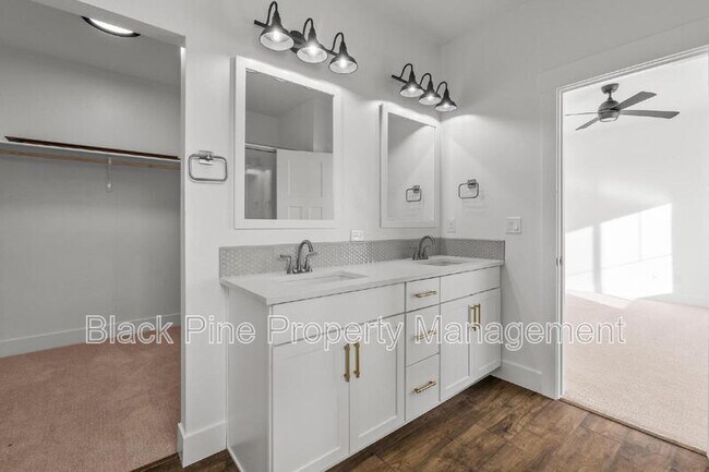 Building Photo - 7184 W Riverwood St