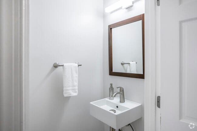 3 BR, 1.5 BA - 2,000 SF - 1628 Massachusetts Ave