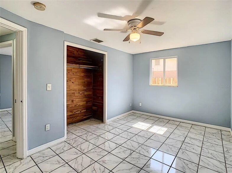 Building Photo - 4239 Ridgefield Ave