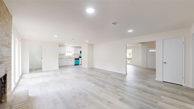 Building Photo - 2218 Poplar Park Dr