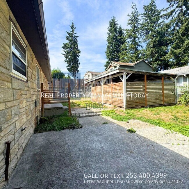 Building Photo - 2021 E 72nd St