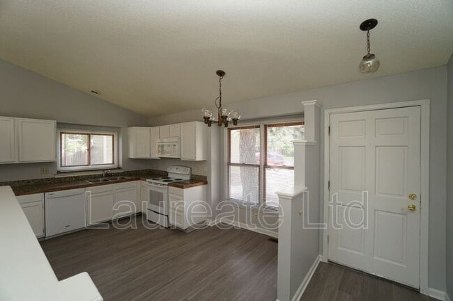 Building Photo - 18971 E Chaffee Pl