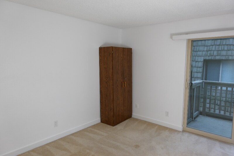 Building Photo - 1400 153rd Ave NE