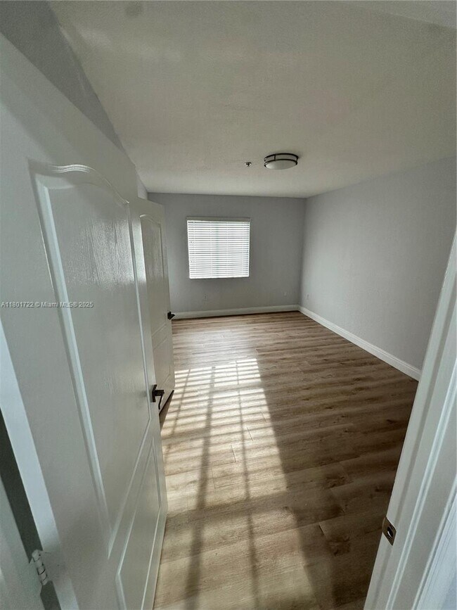 Building Photo - 17425 NW 75th Pl