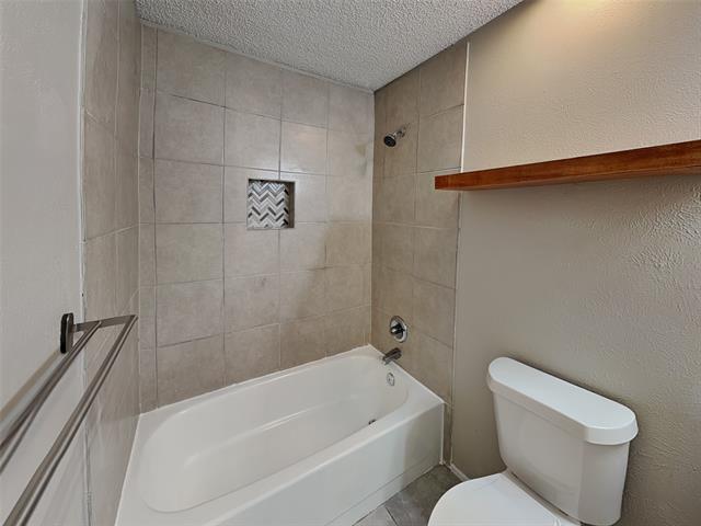 Building Photo - 701 Admiralty Way