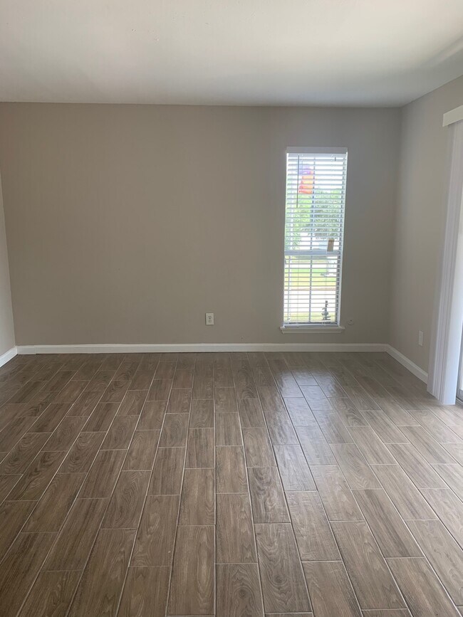 Building Photo - 1 Bed, 1 Bath condo