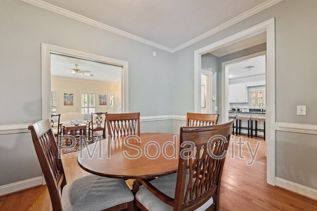 Building Photo - 10 Old Woodlands Ct