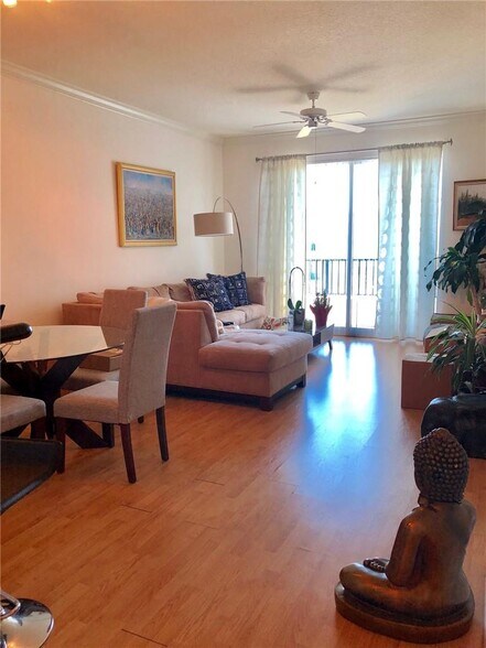 Spacious Living/Dining room - 2401 NE 65th St