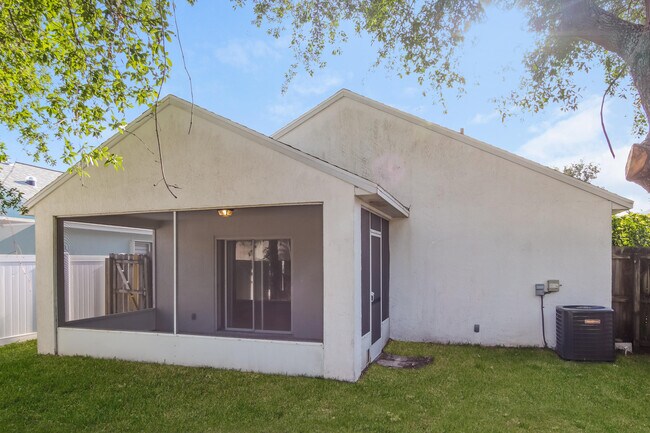 Building Photo - 2908 Maderia Cir