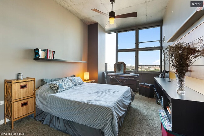 Building Photo - 1720 S Michigan Ave