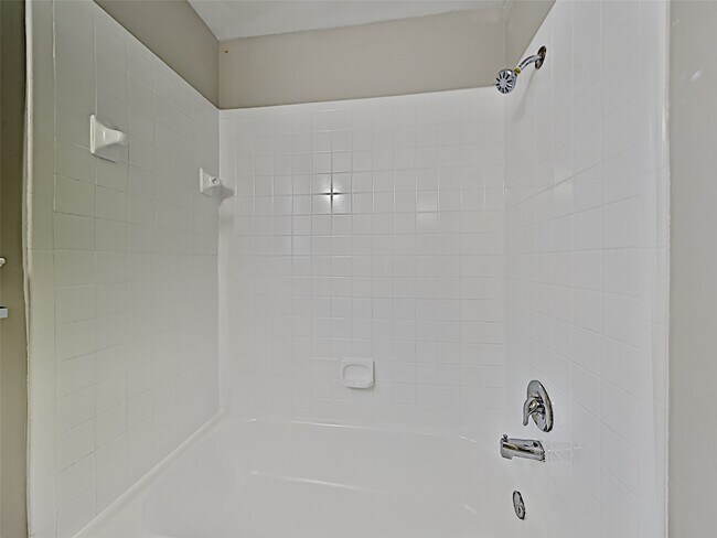 Building Photo - 3215 Boynton Dr