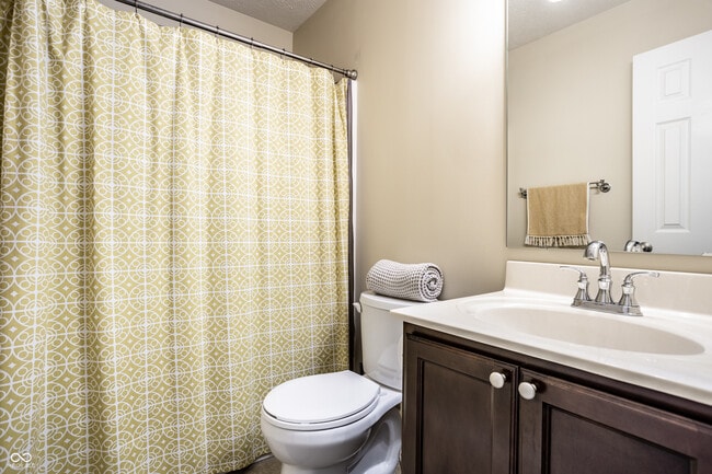 Building Photo - 14924 Oak Rd