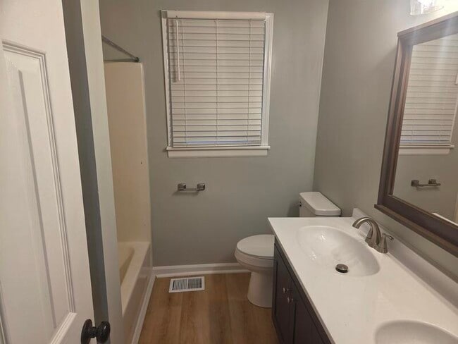 Building Photo - 989 W 1080 N