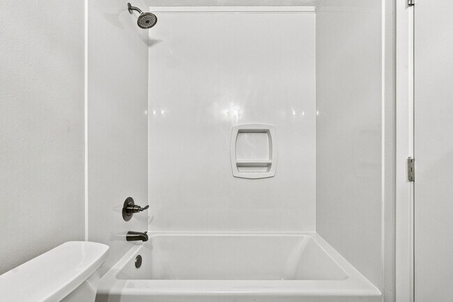 Building Photo - 1510 Royal Palm Dr