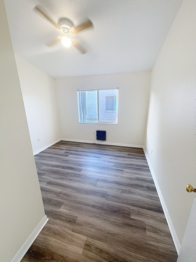 Building Photo - 12820 Longcrest Dr