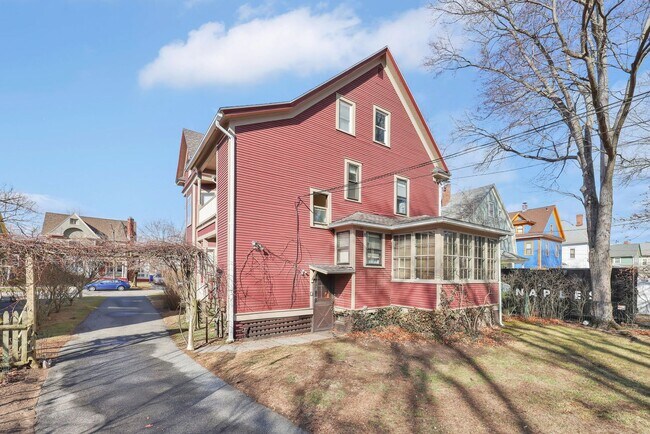 Building Photo - 65 Firglade Ave