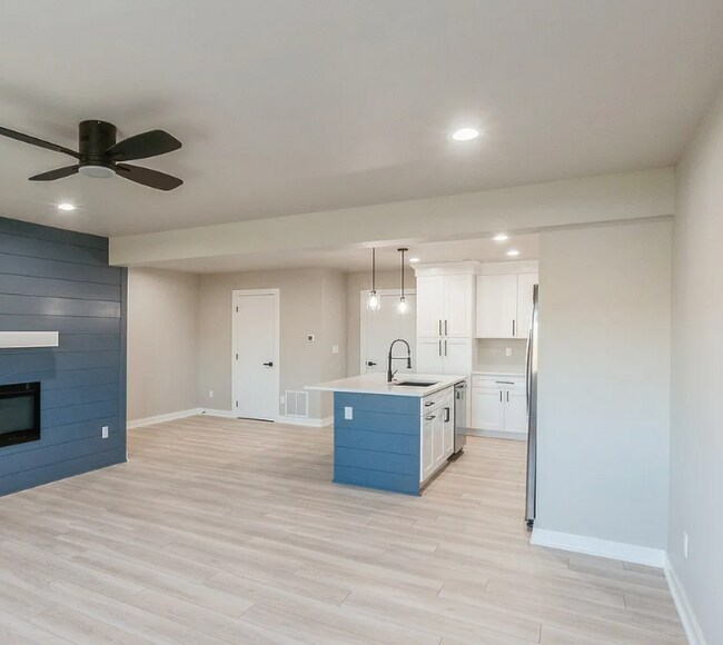Building Photo - 14437 Springbrook Trl