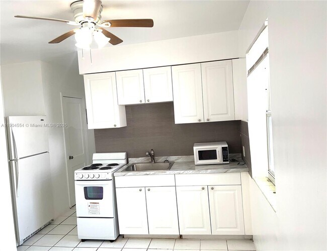 Building Photo - 1931 Jefferson St