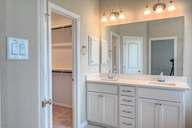 Building Photo - 8739 Tubelo Mill Dr