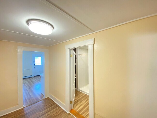 Building Photo - 26 High St