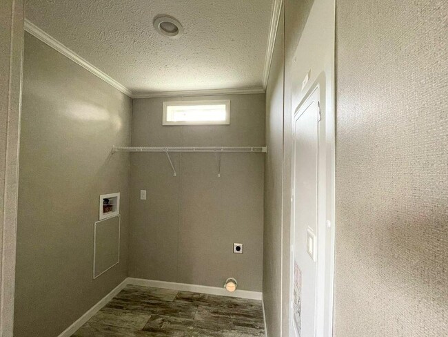 Building Photo - 8740 Breinig Run Cir