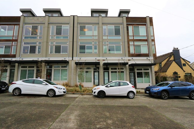 Primary Photo - Ballard Townhome, 2 bed/2.5 bath, Roof Top...