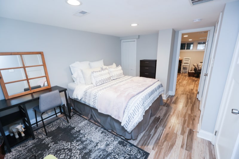 Building Photo - 924 15th St SE