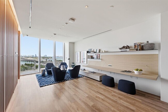 Building Photo - 1400 Biscayne Blvd
