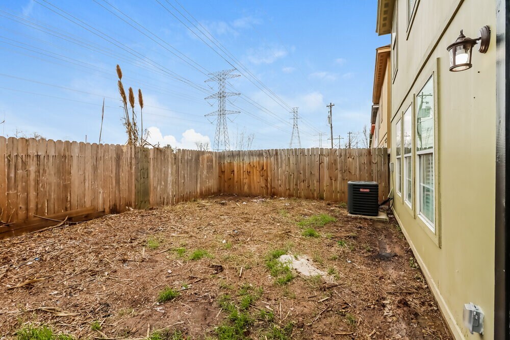 Building Photo - 4962 N Cancun Dr