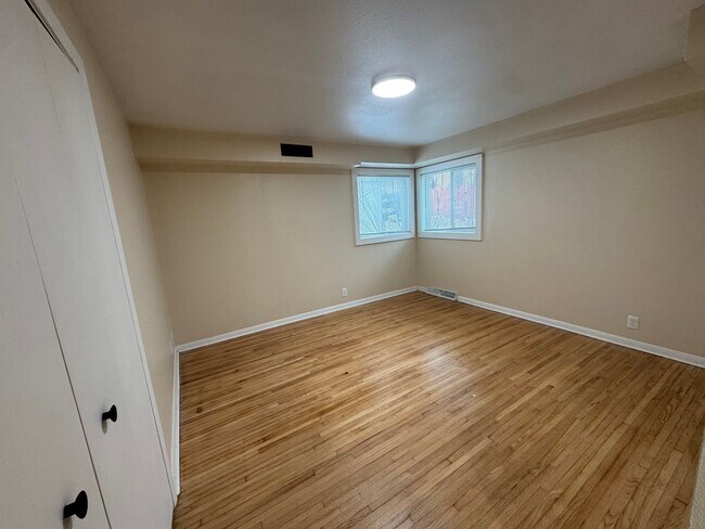 Building Photo - 1109 N18th Triplex