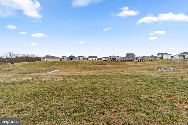 Building Photo - 10005 Maids Fancy Way