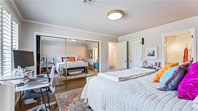 Building Photo - 2 S Prairie Dunes Dr