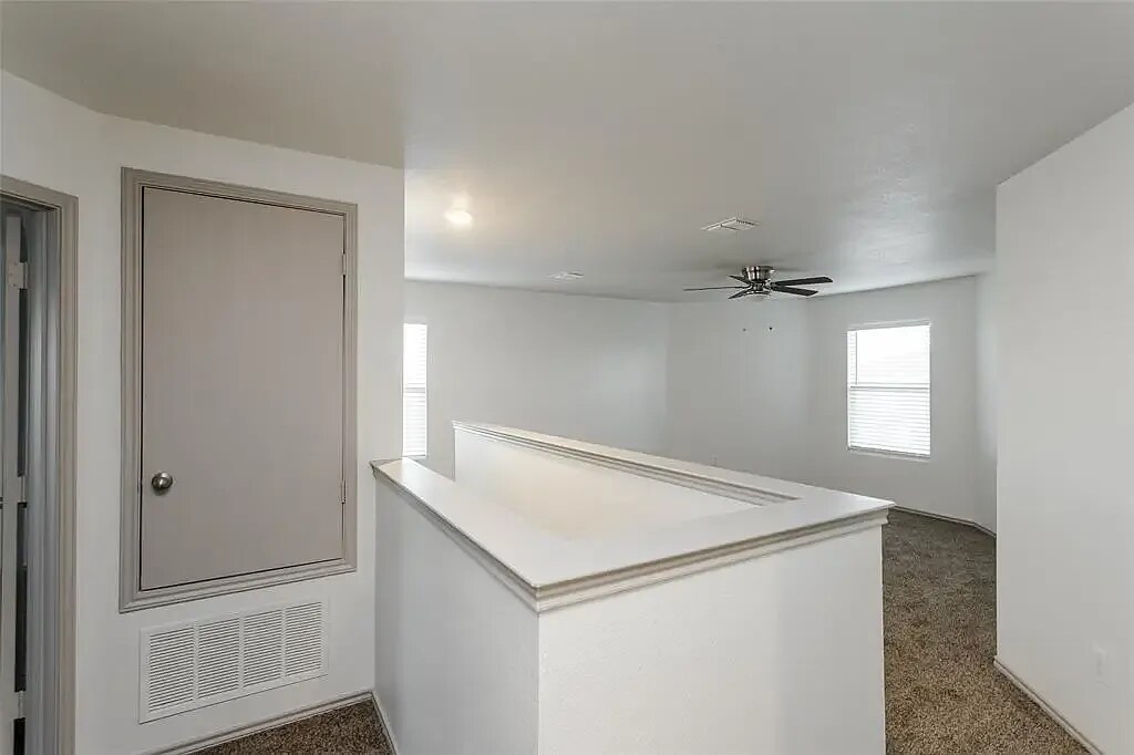 Building Photo - 818 Moss Glen Trl