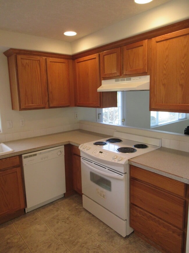 Building Photo - Three Bedroom Home in Independence