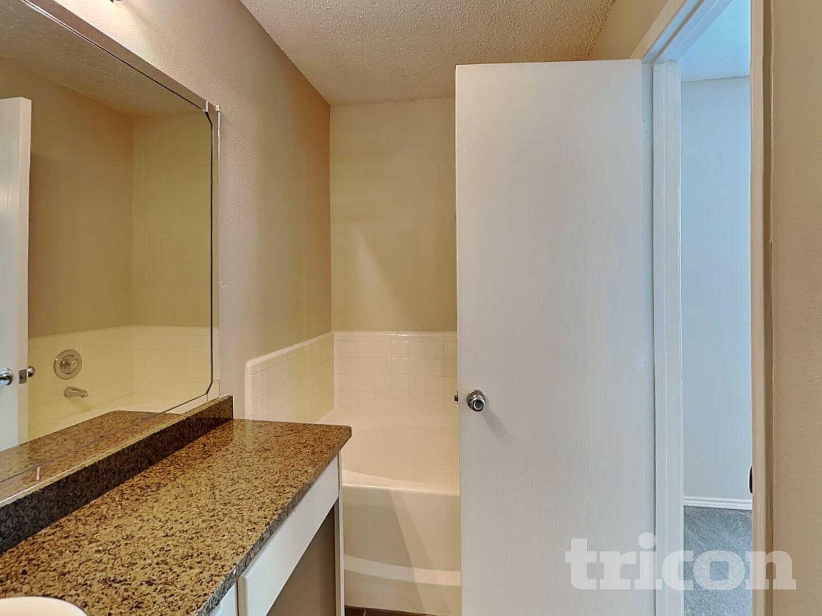 Building Photo - 637 Aqua Dr