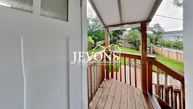 Building Photo - Beautiful single-family home in Seattle