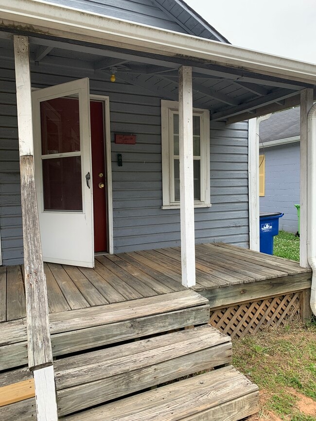 Building Photo - 1515 Poole Rd