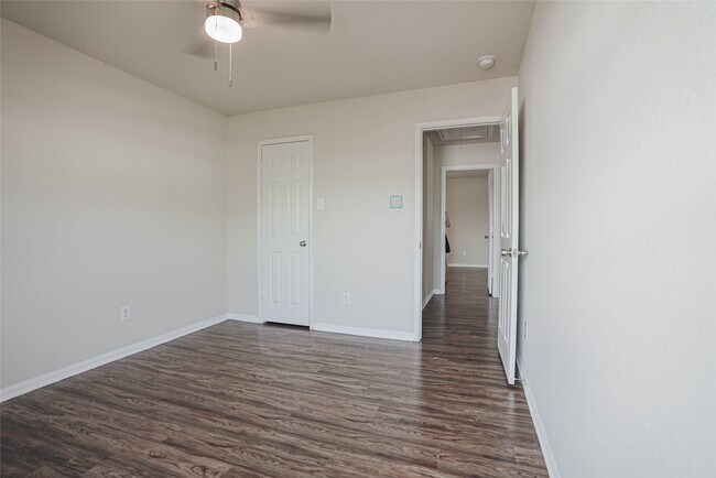 Building Photo - 3050 Thicket Path Way