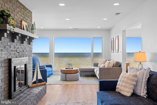 Building Photo - 5510 Beach Dr
