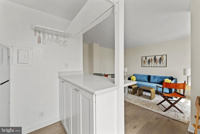 Building Photo - 1260 21st St NW