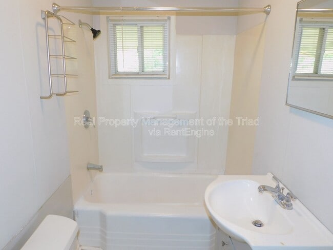 Building Photo - 1217 Pearson Pl