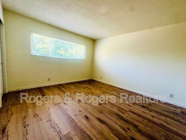 Building Photo - 2663 Westberry Dr