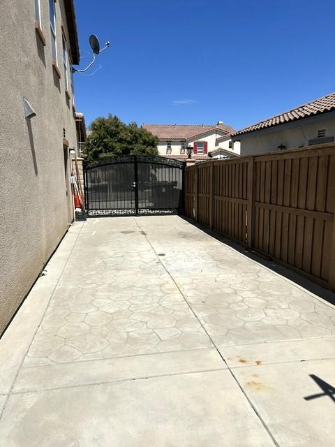 Building Photo - 1043 Saltbush Ln