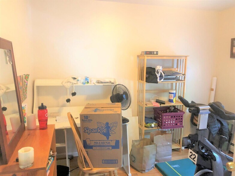 Building Photo - 279 Pearl St