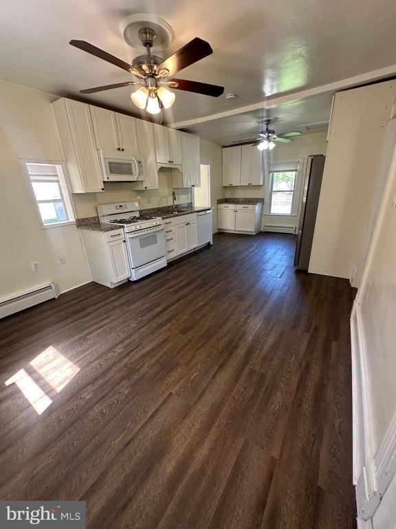 Building Photo - 6501 Glenbard Ct