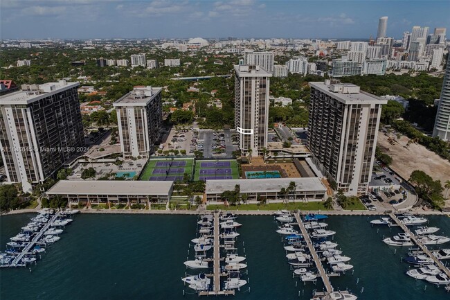 Building Photo - 1901 Brickell Ave