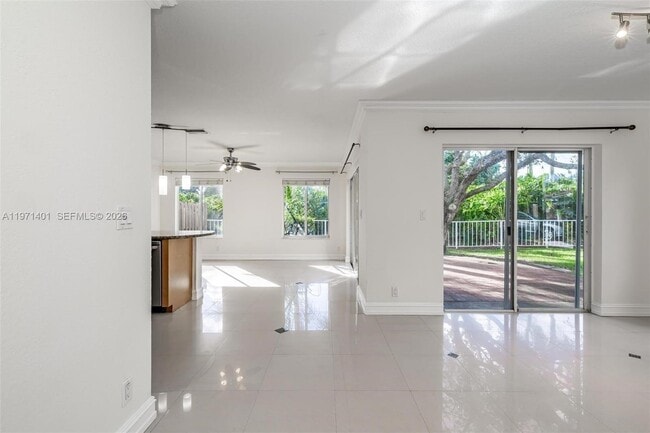 Building Photo - 11191 SW 17th Manor